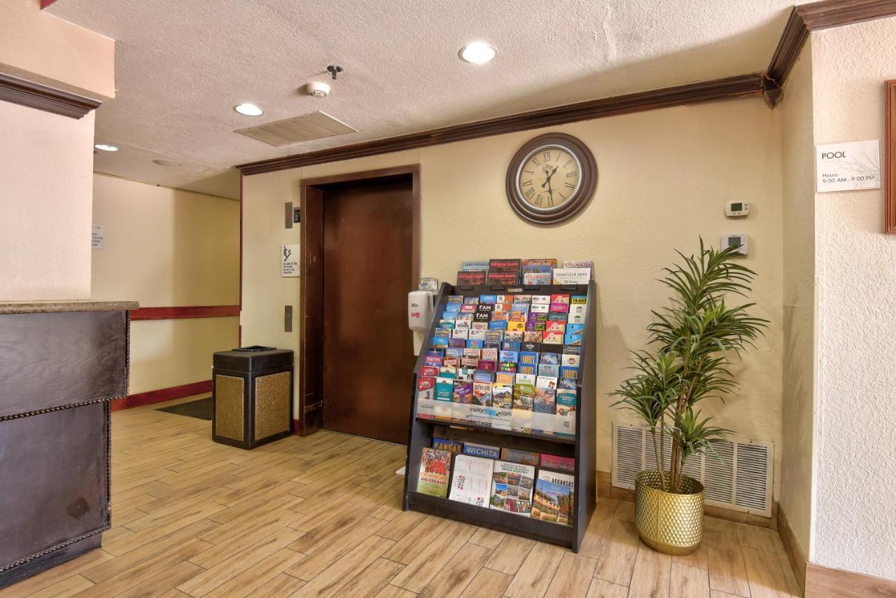 俄克拉何马城机场北部华美达酒店 奧克拉荷馬 外观 照片