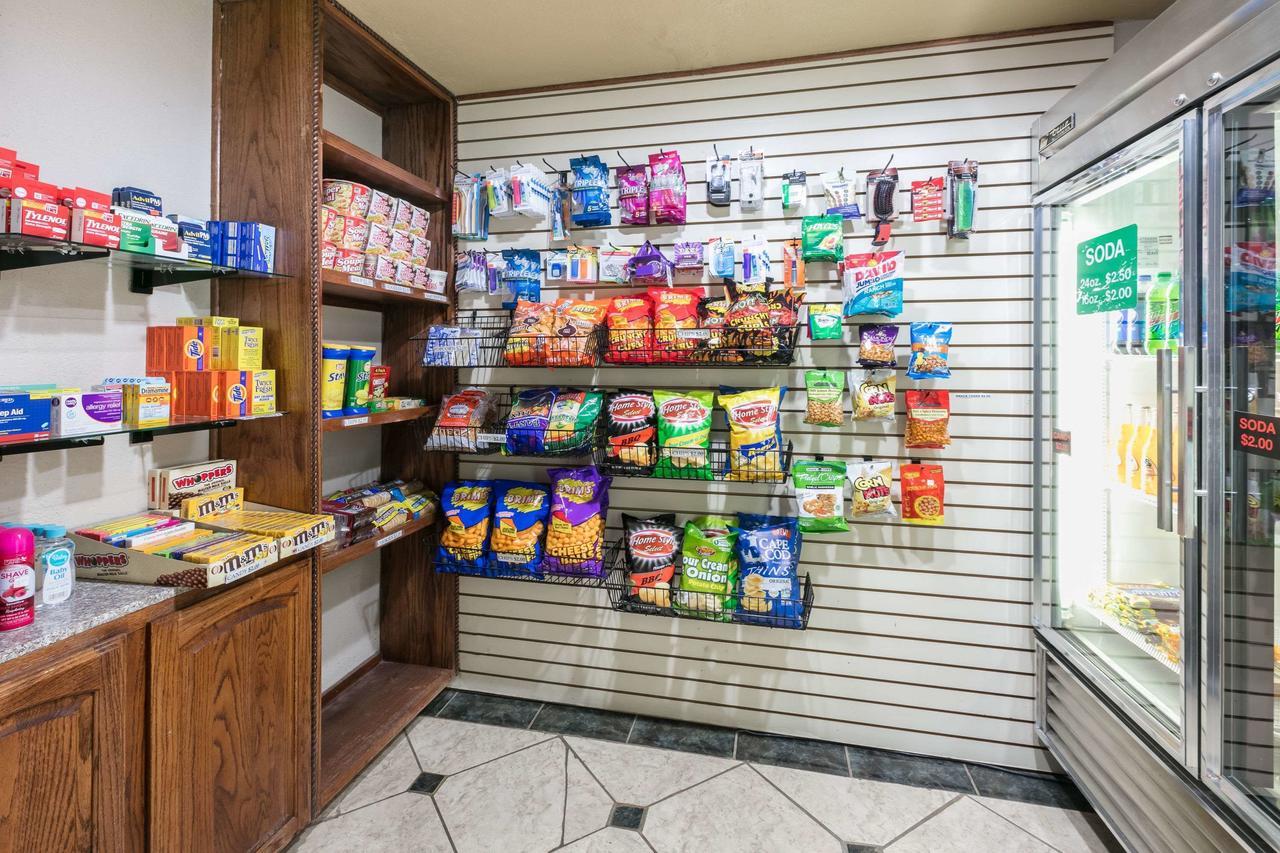 俄克拉何马城机场北部华美达酒店 奧克拉荷馬 外观 照片
